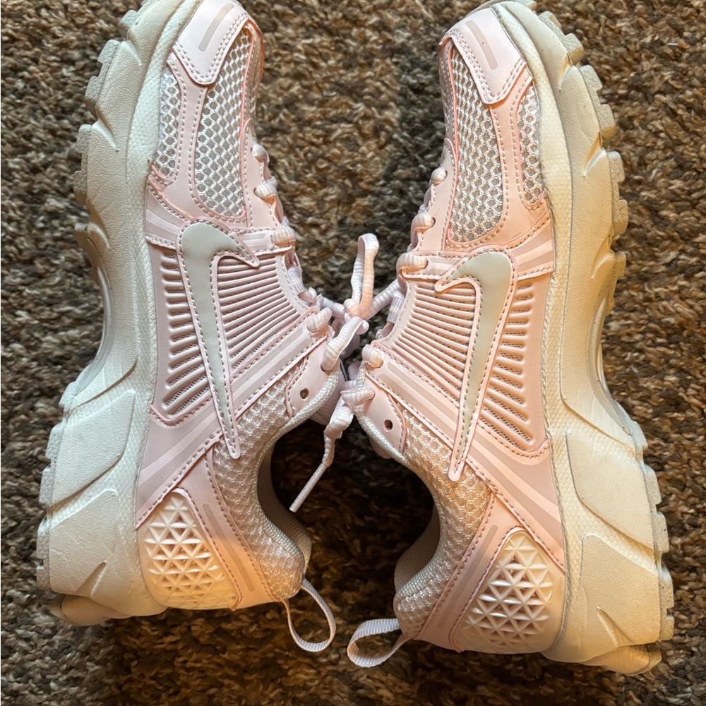 Nike Women's Pink Athletic Shoes